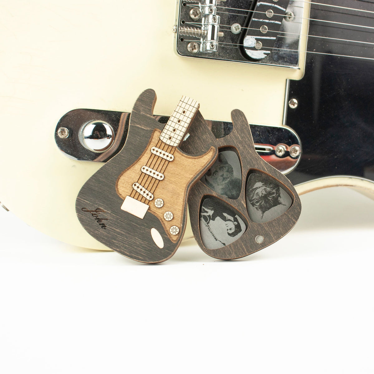 Fender Stratocaster Electric Guitar-Shaped Box For Picks (Grey)