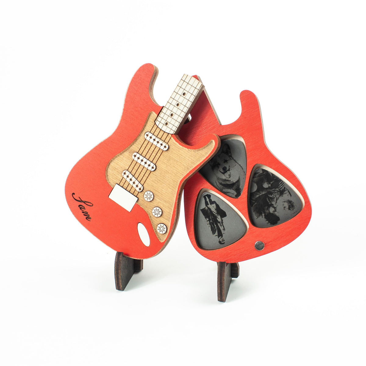 Fender Stratocaster Electric Guitar-Shaped Box For Picks (Red)